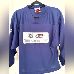 🌶️🌶️🌶️🌶️ Buy 2 or more T’s at $10 each 
Navy K-1 Hockey Shirt- NWOT